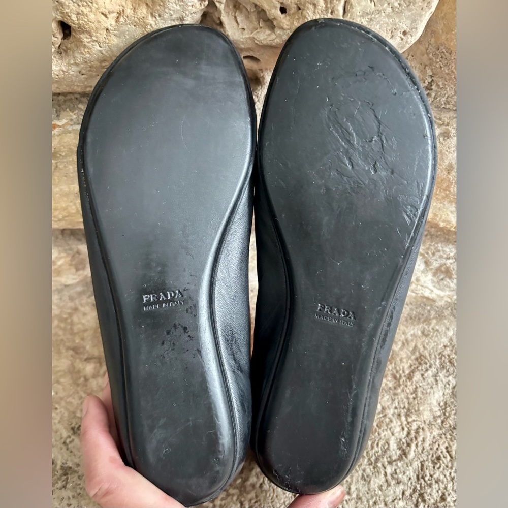 Prada Black Leather Minimal T-Strap Thong Flats Sandals Shoes 37.5/US 7 - Picture 6 of 10